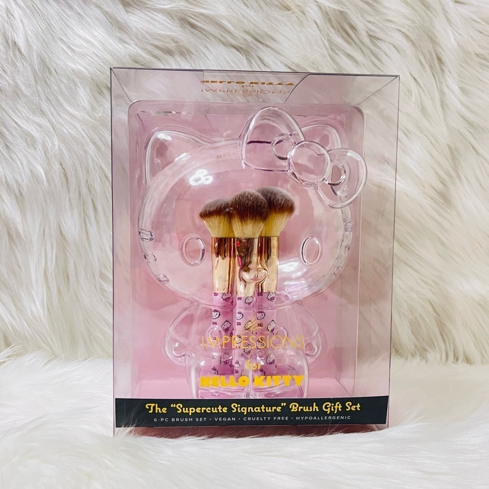 Hello Kitty Supercute Signature" 6-PC Brush Gift Set